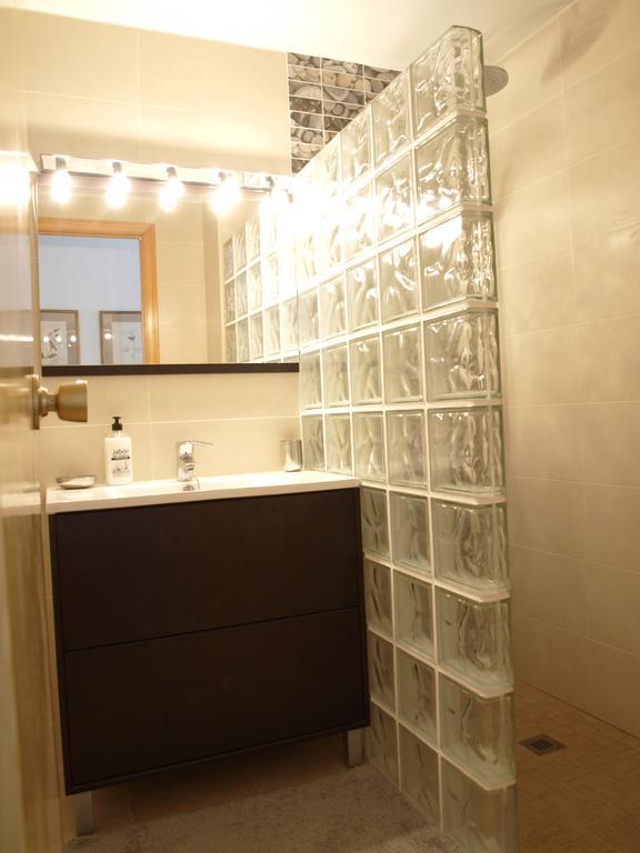 Apartup La Concha Beachfront I 오로페사델마르 객실 사진