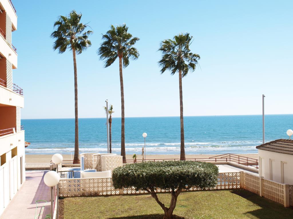 Apartup La Concha Beachfront I 오로페사델마르 객실 사진